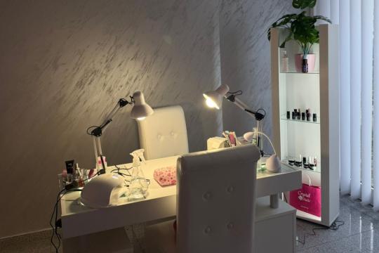 Frizersko-kozmetički salon Asters Inđija