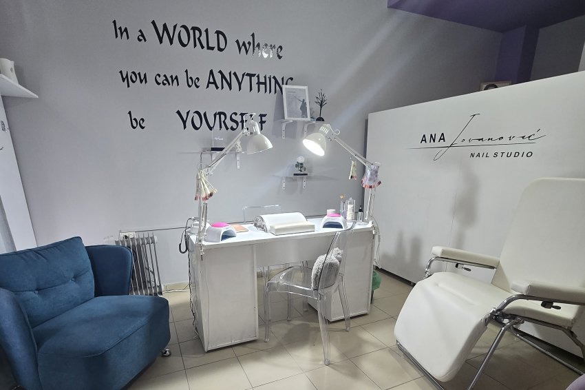 A. J. Nail Studio Niš