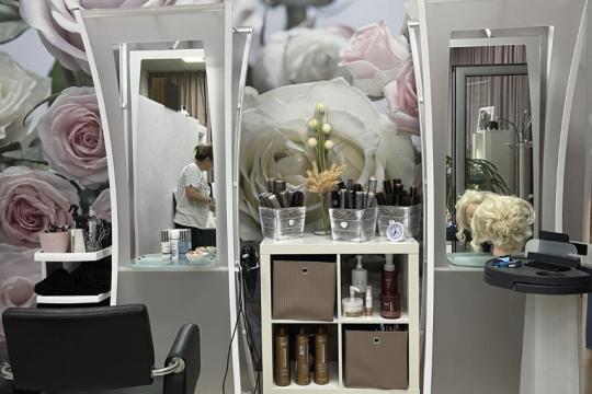 Frizersko kozmetički salon Make Up Jaca Beograd